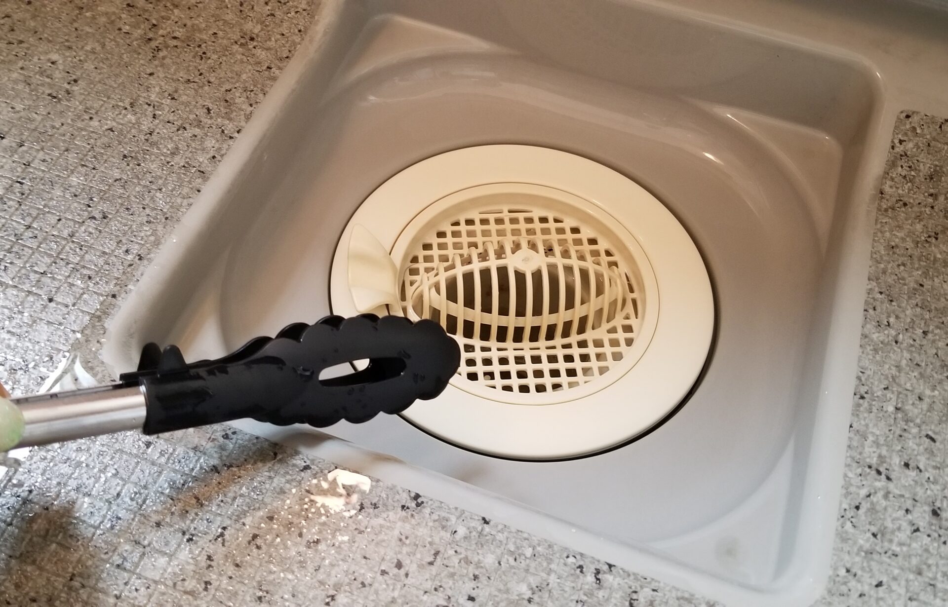お風呂の排水溝掃除